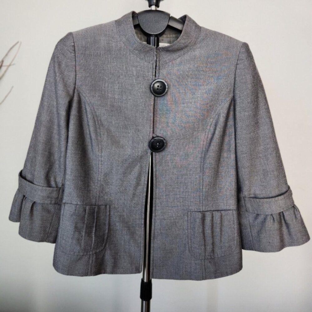 Tahari Arthur S. Lebone Blazer. Women's blazer,Grey Color. Size 8P